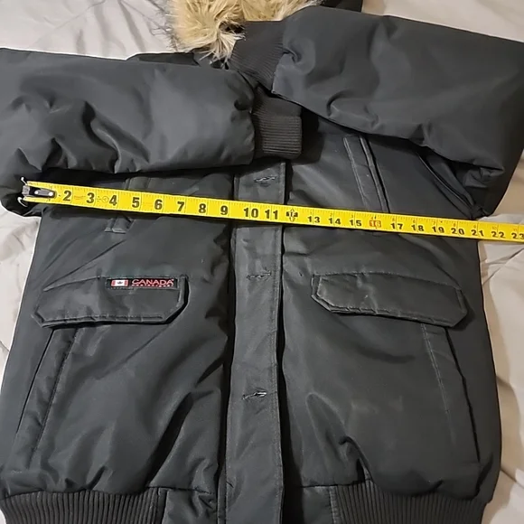 Canada Weather Gear Jacket Woman Size Medium Faux Fur Lined Hood Black Insulated